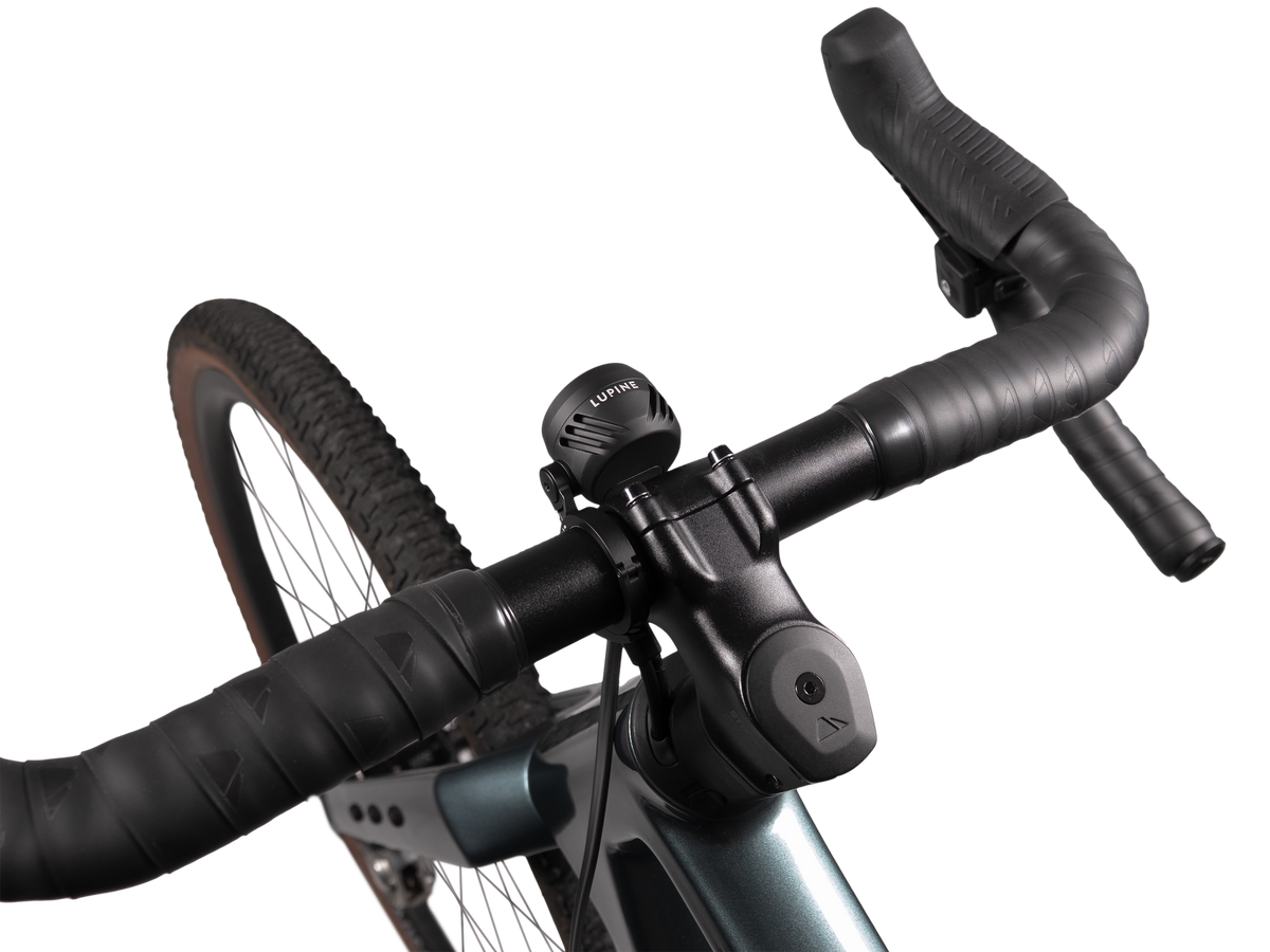 Lupine SL Nano AF on the handlebar, top view showing the cooling fins